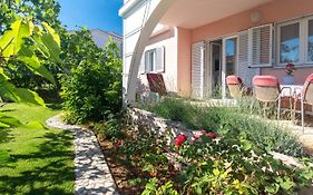 Apartment Lavanda With Beautiful Garden