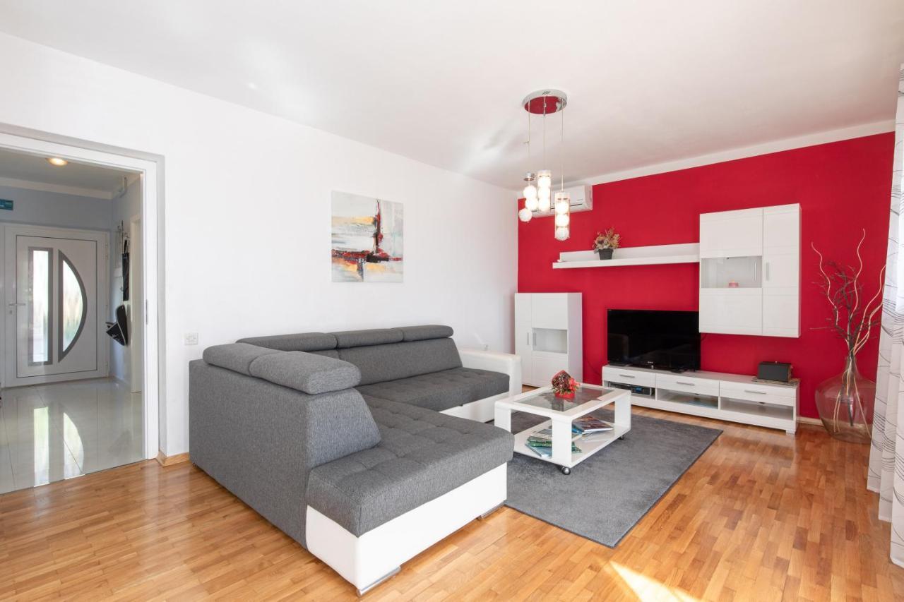 Apartment Lavanda With Beautiful Garden Krk Town Exterior foto