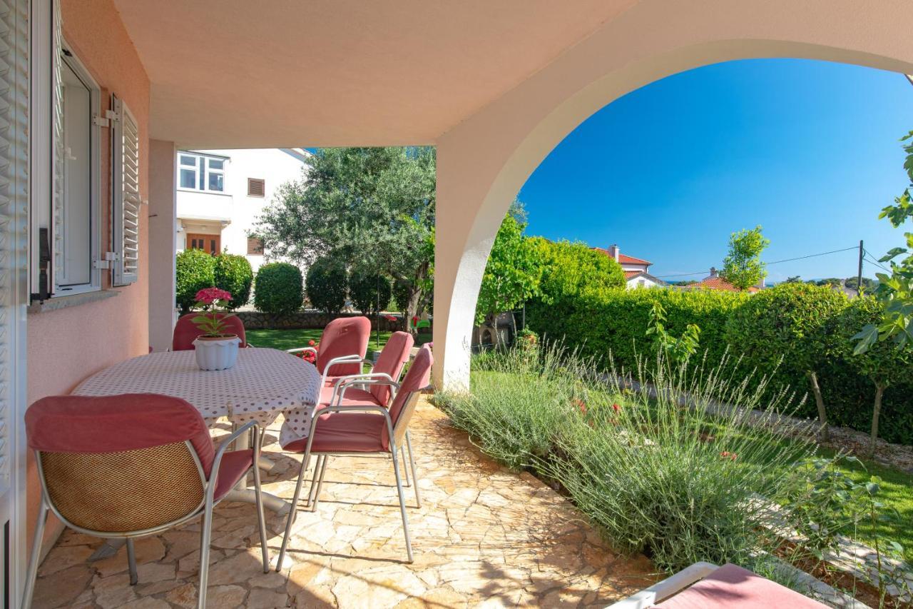 Apartment Lavanda With Beautiful Garden Krk Town Exterior foto