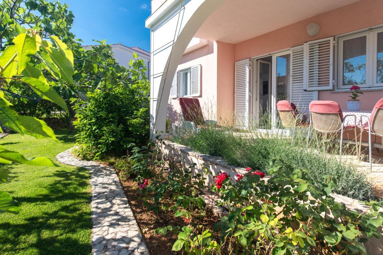 Apartment Lavanda With Beautiful Garden Krk Town Exterior foto