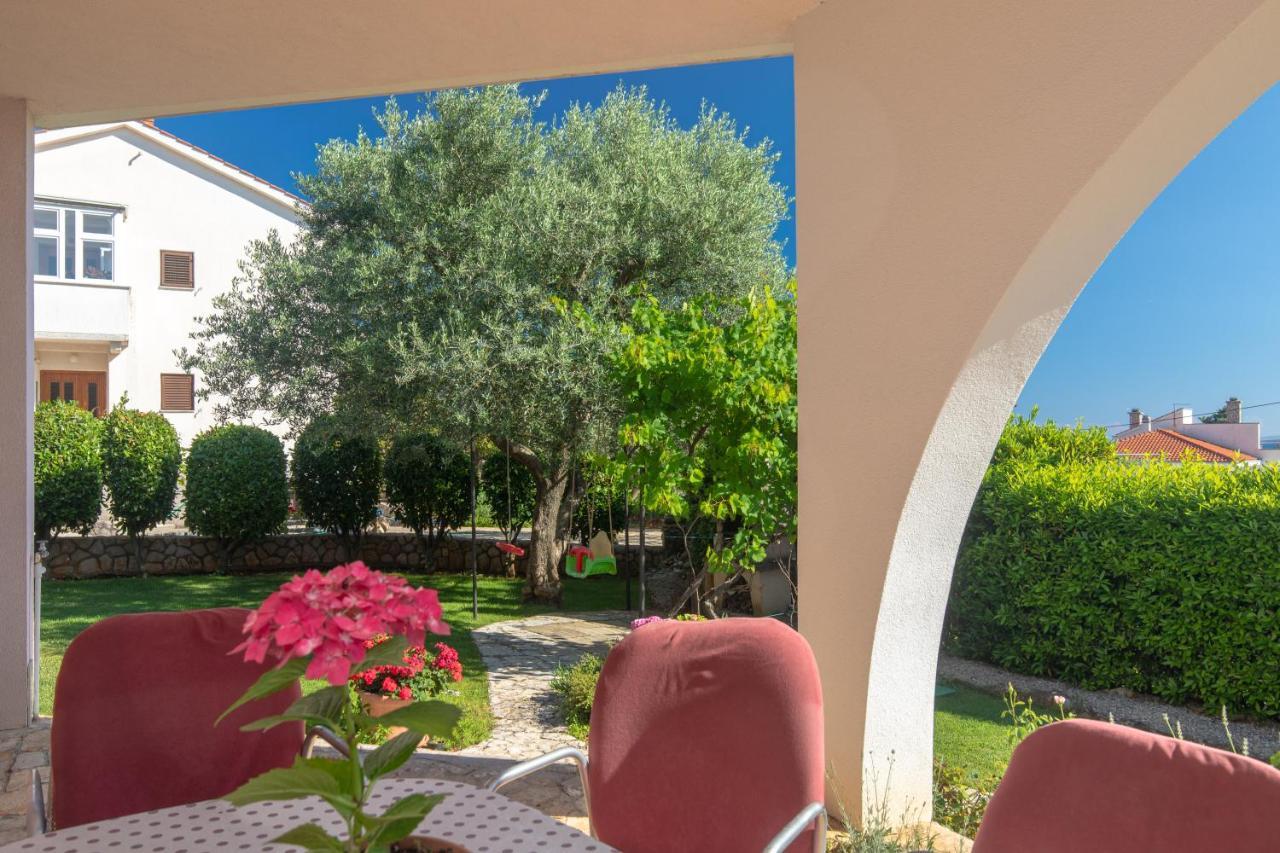Apartment Lavanda With Beautiful Garden Krk Town Exterior foto